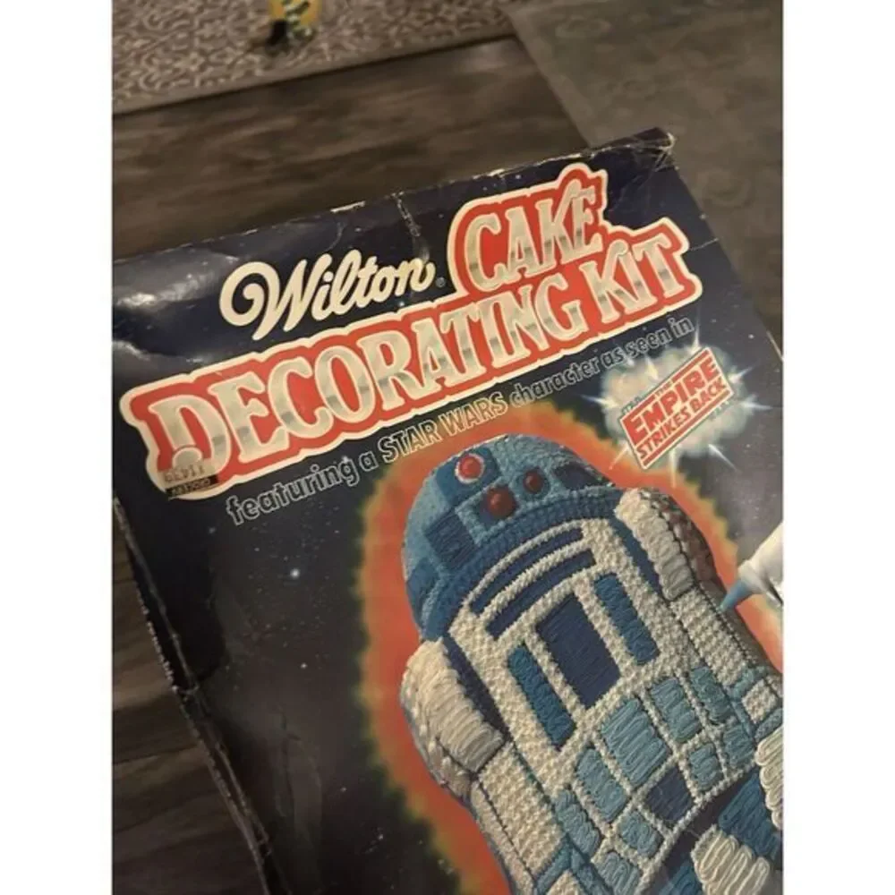 Vintage WILTON Cake Decorating Kit STAR WARS R2D2 And Bugs Bunny Baking Pan 1977